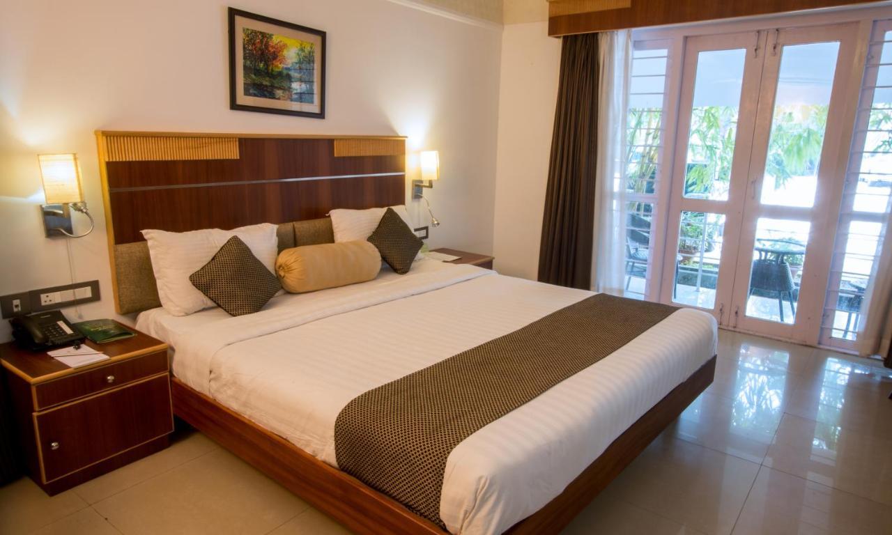Contour Backwaters Hotel Resort & Convention Centre Ramankari Екстер'єр фото