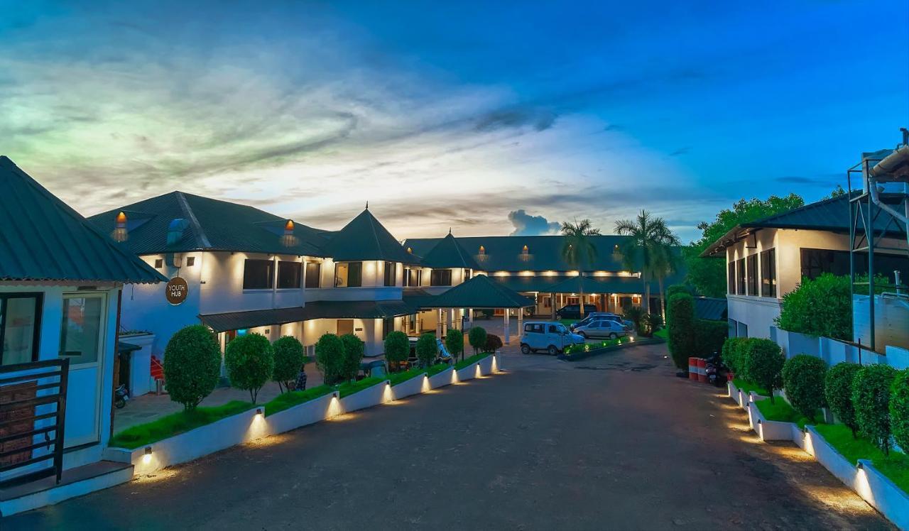 Contour Backwaters Hotel Resort & Convention Centre Ramankari Екстер'єр фото