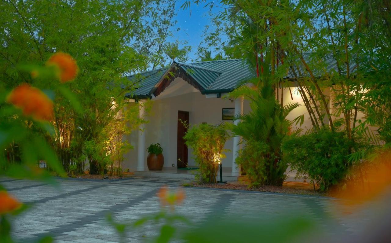 Contour Backwaters Hotel Resort & Convention Centre Ramankari Екстер'єр фото