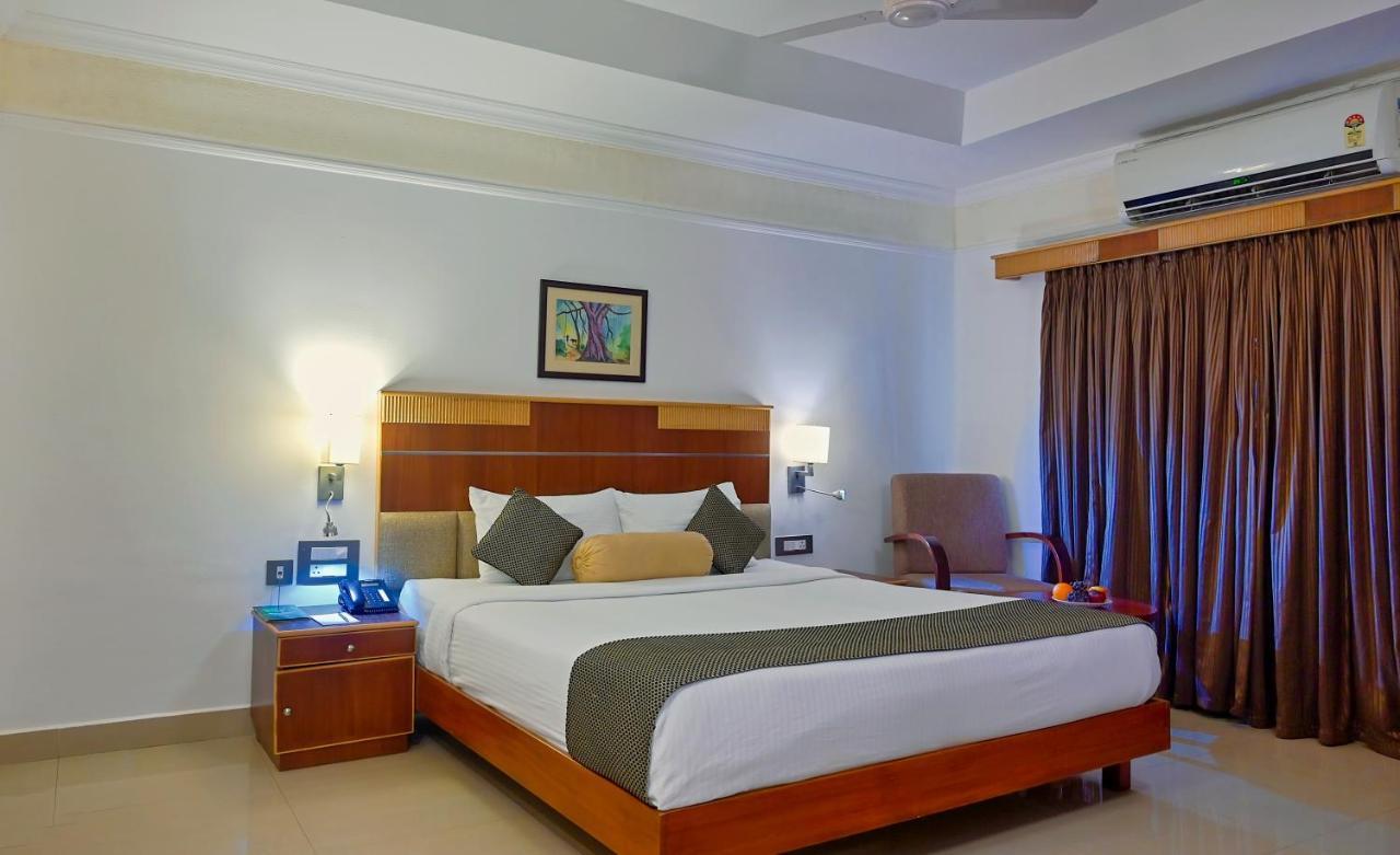 Contour Backwaters Hotel Resort & Convention Centre Ramankari Екстер'єр фото