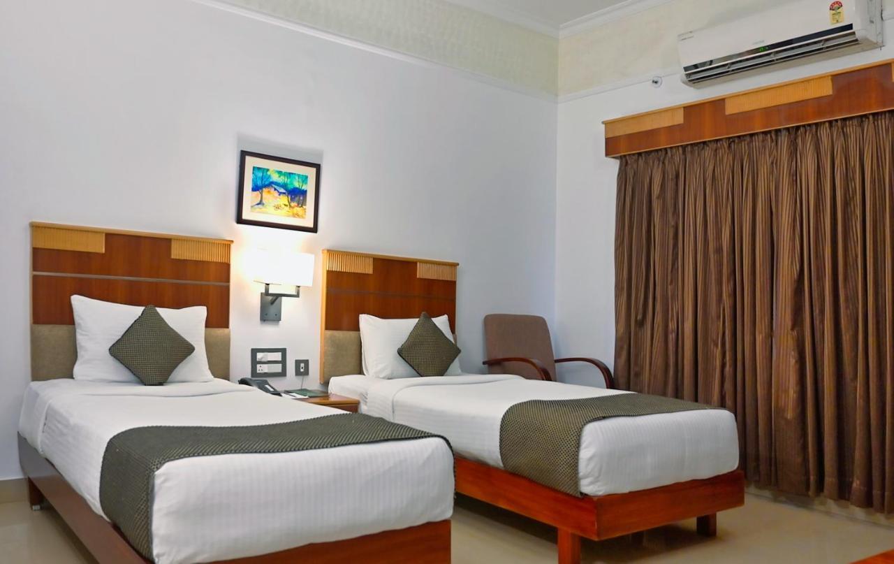 Contour Backwaters Hotel Resort & Convention Centre Ramankari Екстер'єр фото